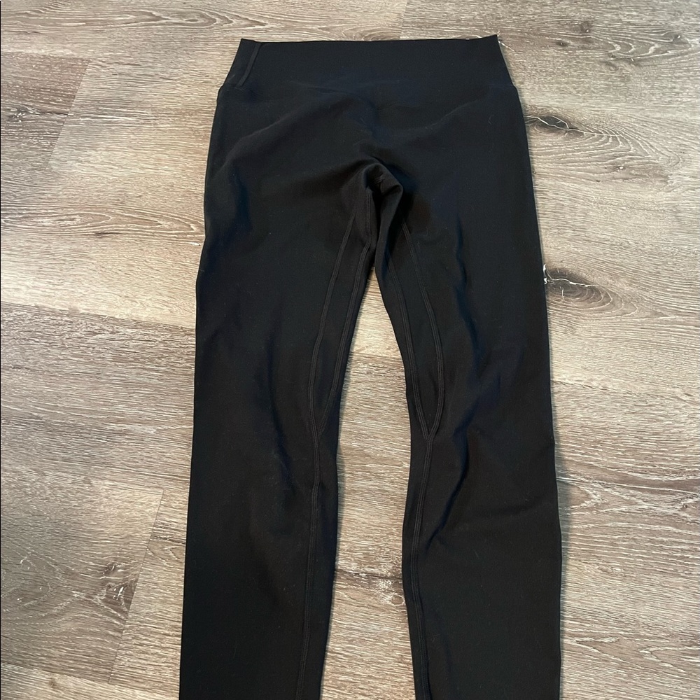 (2/2) Black TYC effortless scrunch booty leggings